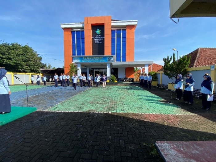 Ibu dan Calon Ibu Menjadi Petugas Upacara Bendera  di BKK Cilacap dalam rangka Peringatan Hari Ibu Tahun 2025